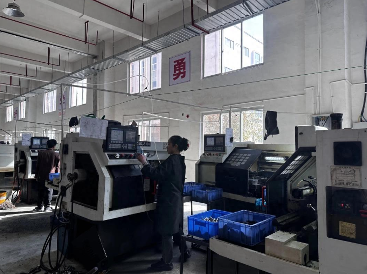 六盘水坤金机械：赶订单忙生产，奋力实现全年产值倍增